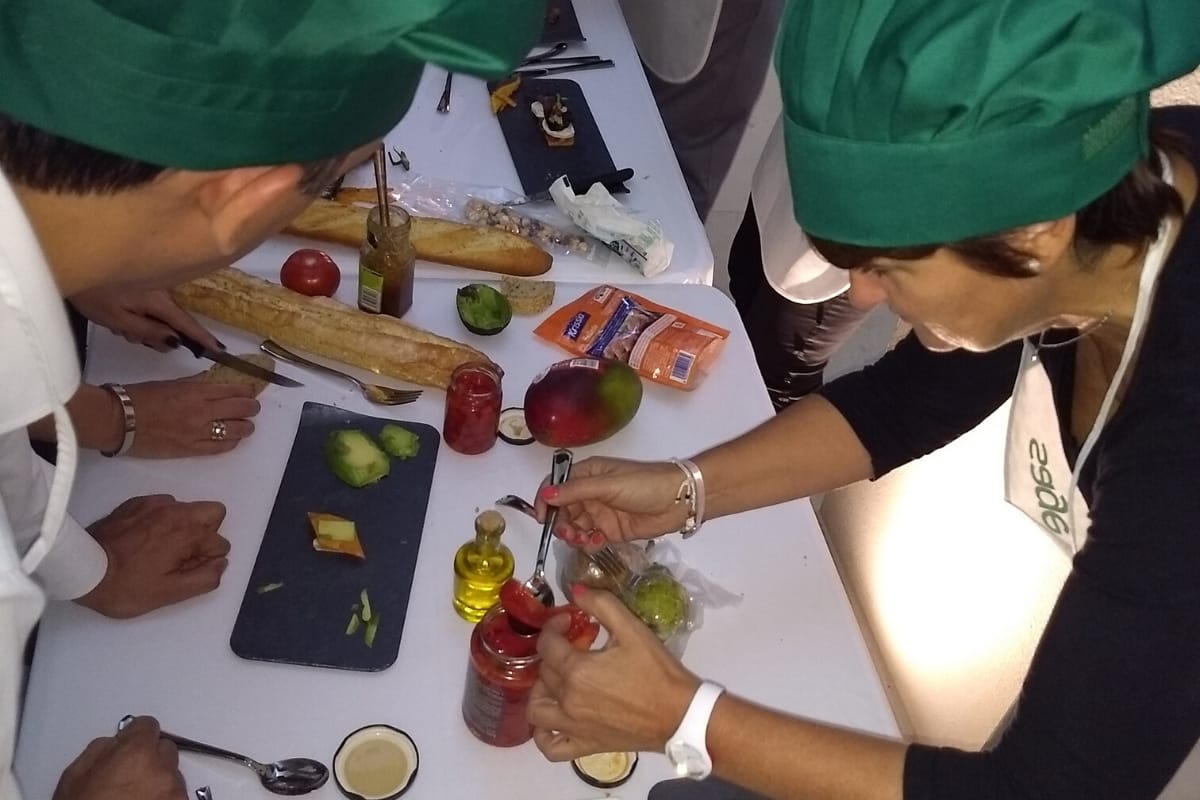 Culinary Team Building: Cooking as a Team as a Corporate Activity