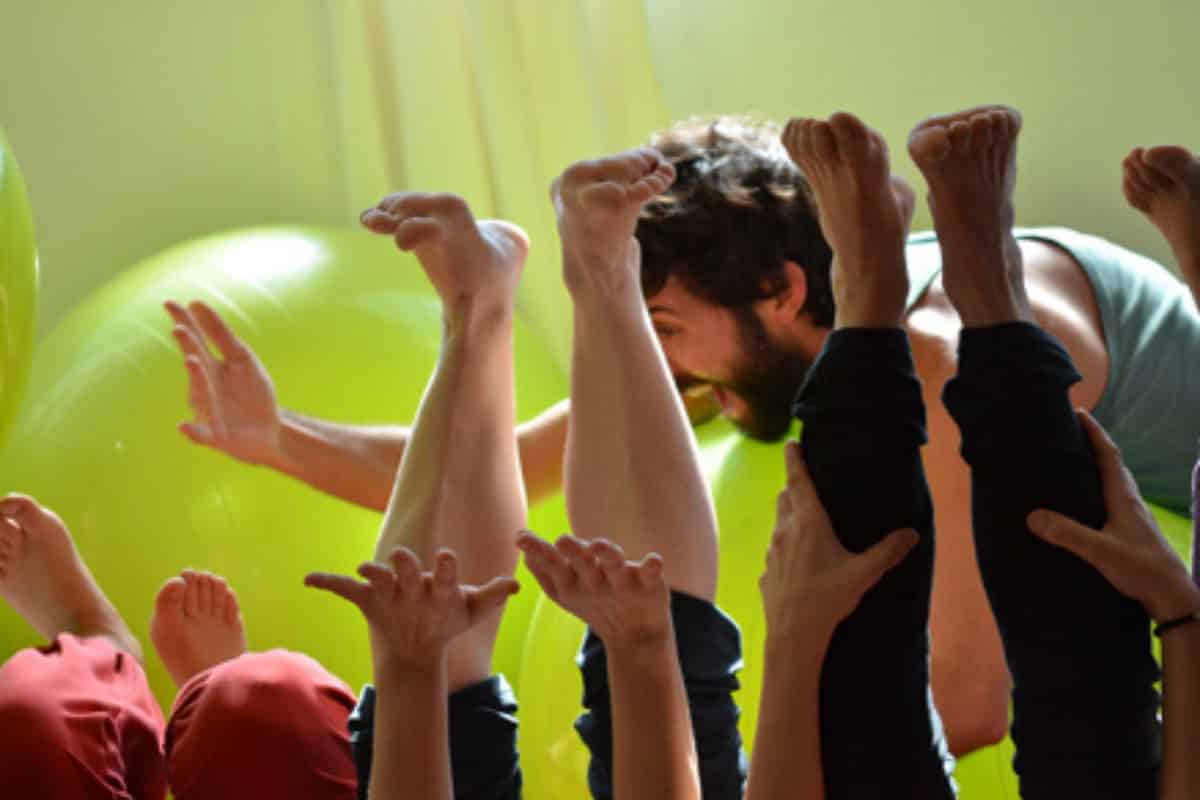 Cómo mejorar el clima laboral con actividades de team building