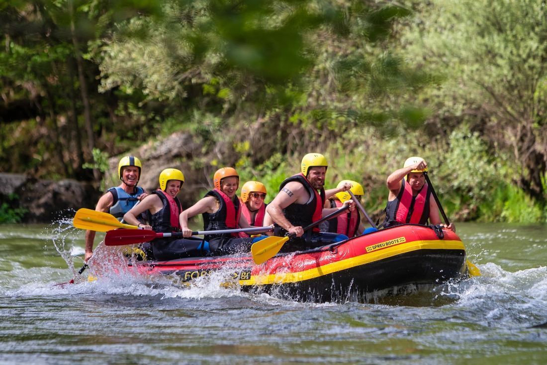 10 Great Reasons to Organise Team Building